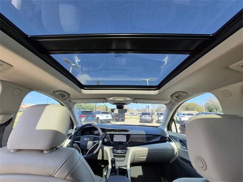 Used 2021 Cadillac XT6 Premium Luxury image 36