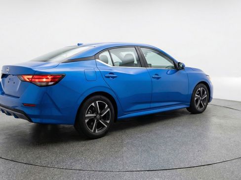 Used 2025 Nissan Sentra SV image 9