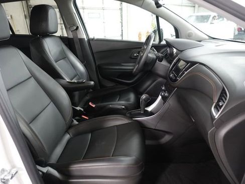 Used 2022 Chevrolet Trax LT w/ Premium Seat Package image 24