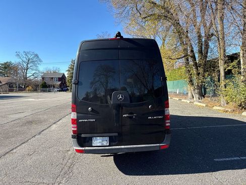 Used 2016 Mercedes-Benz Sprinter 2500 image 5