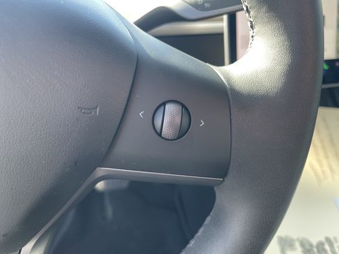 Used 2021 Tesla Model Y Long Range image 20