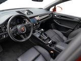 Certified 2024 Porsche Macan image 4