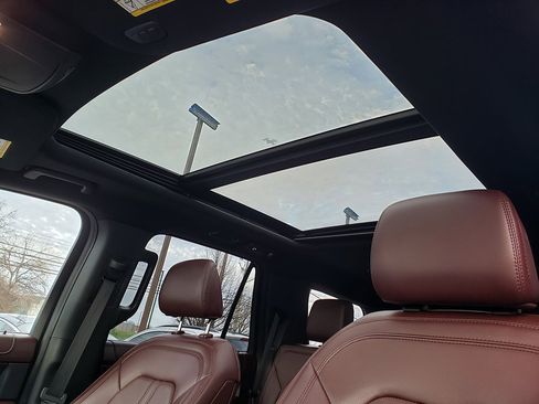 Certified 2022 Ford Expedition Limited image 25