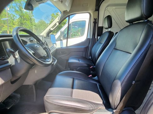 Used 2023 Ford Transit 250 148 High Roof AWD image 8