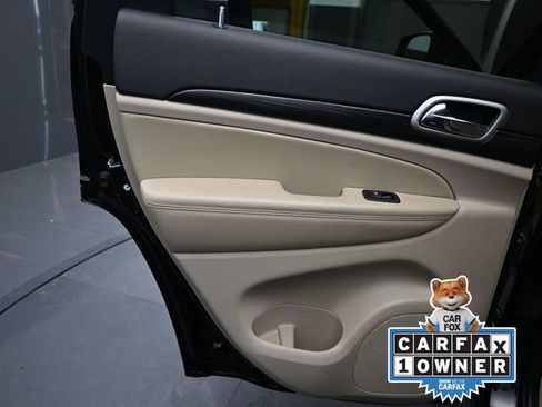 Used 2022 Jeep Grand Cherokee Laredo E image 18