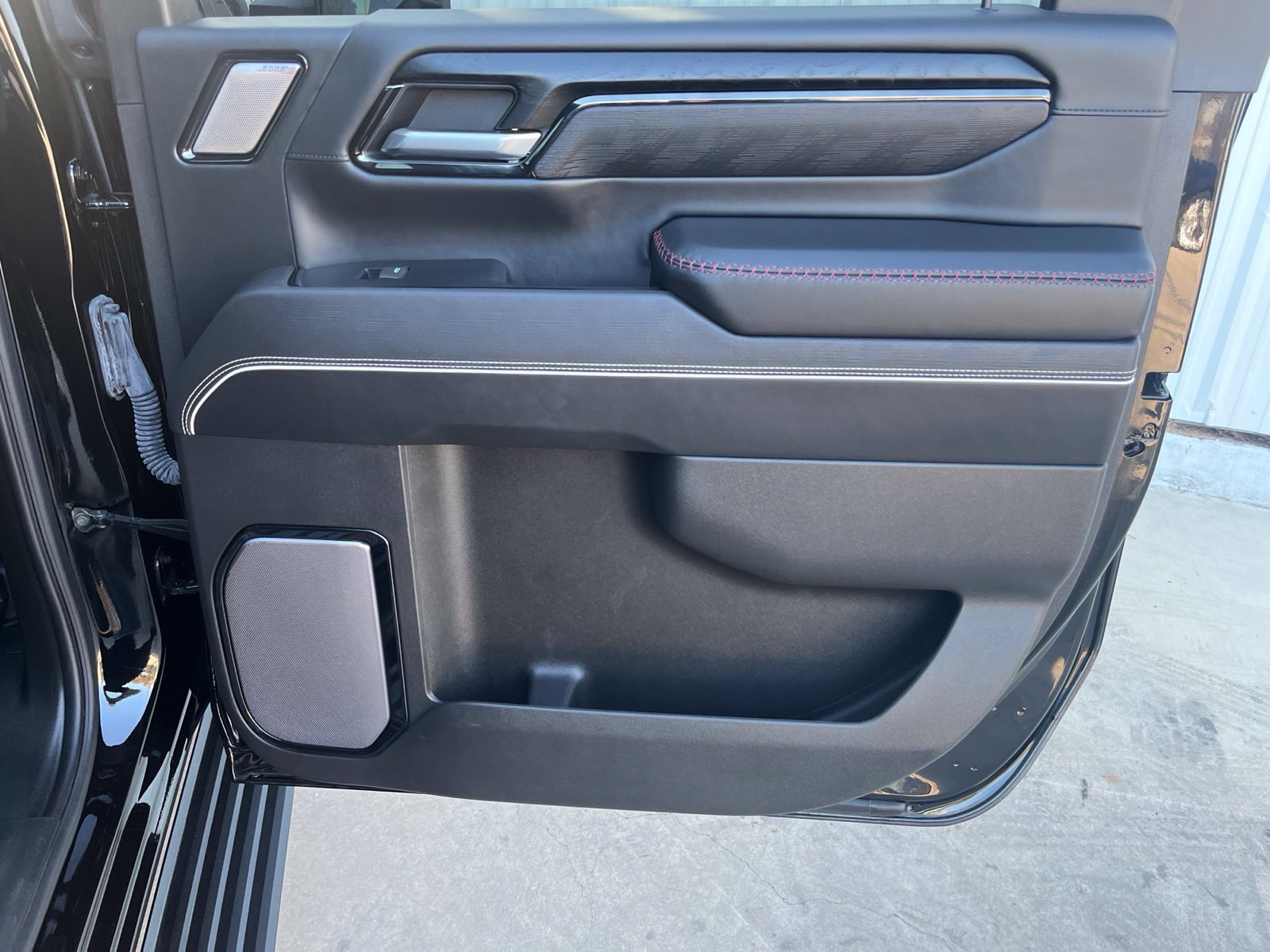 Used 2025 GMC Sierra 2500 AT4X AWD/4WD image 15