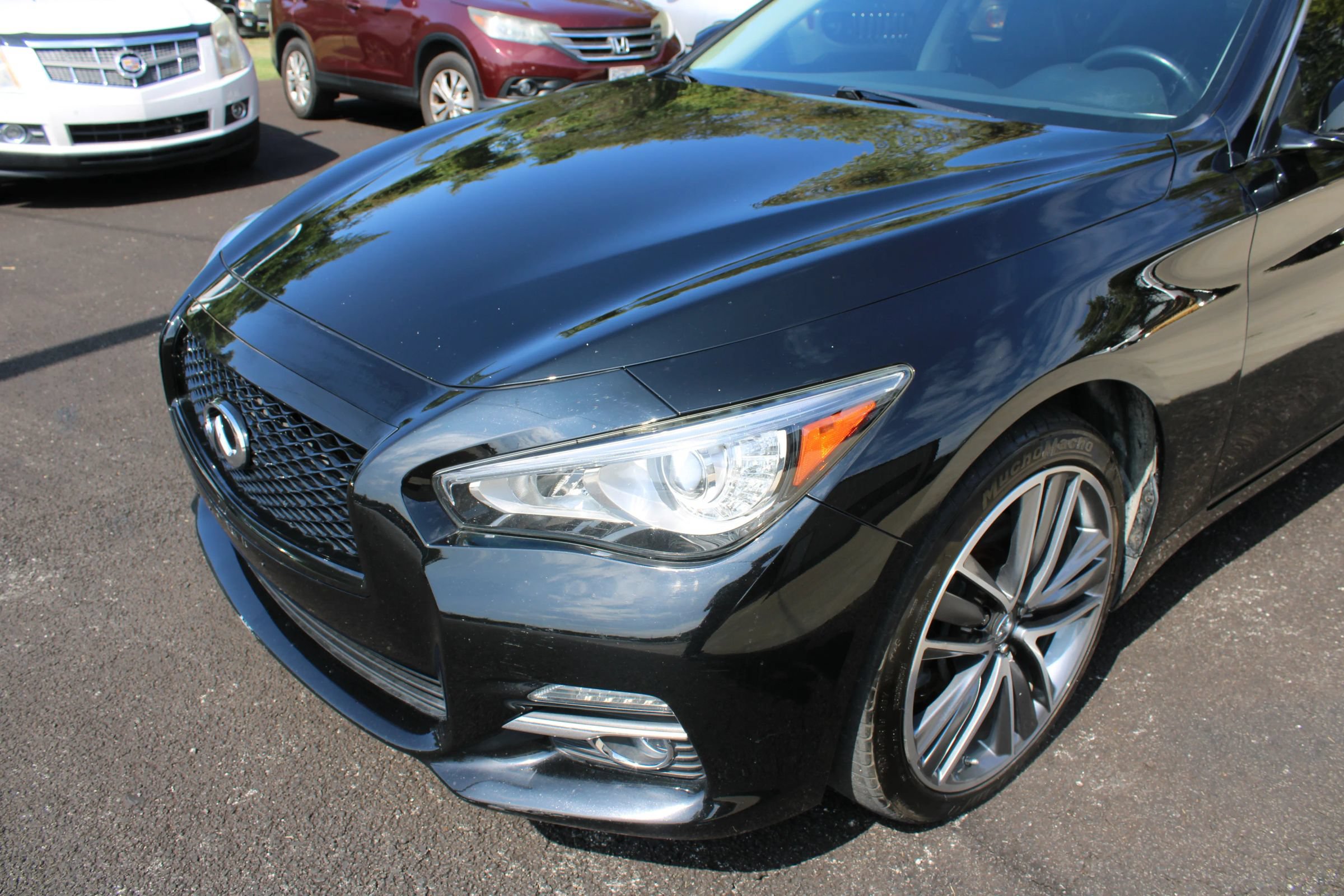 Used 2015 INFINITI Q50 Premium w/ Navigation Package AWD/4WD image 3
