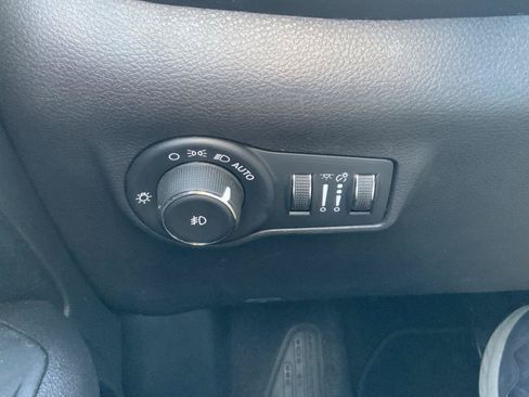Used 2023 Jeep Compass High Altitude AWD/4WD image 28