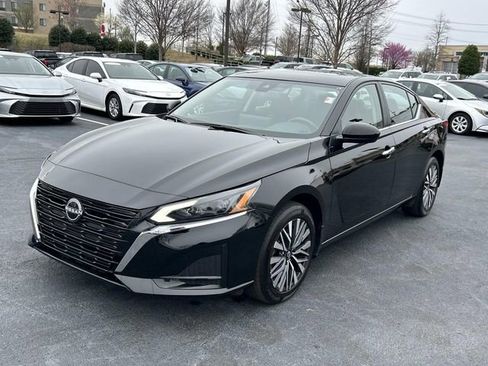 Used 2023 Nissan Altima 2.5 SV w/ SV Premium Package image 8