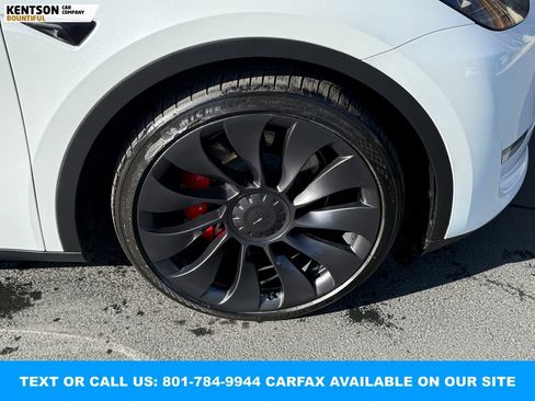 Used 2023 Tesla Model Y Performance image 14