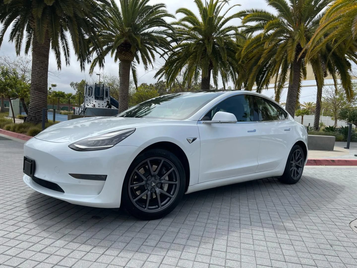 Used 2019 Tesla Model 3 Standard Range Plus RWD image 4