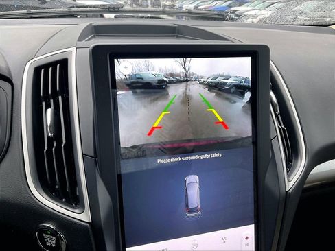 Used 2024 Ford Edge SEL w/ Convenience Package image 18