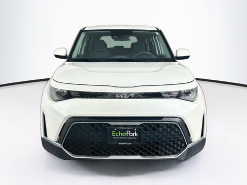 Used 2025 Kia Soul LX w/ LX Technology Package FWD image 2