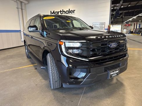 Used 2025 Ford Expedition Max Active AWD/4WD image 3
