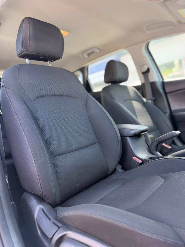 Used 2018 Hyundai Elantra GT w/ Style Package 02 FWD image 13