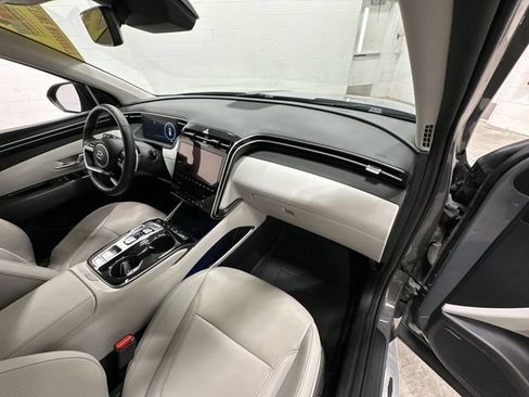 Used 2024 Hyundai Tucson Limited FWD image 18