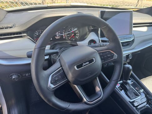 Used 2025 Jeep Compass Limited AWD/4WD image 22