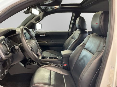 Used 2019 Toyota Tacoma TRD Pro AWD/4WD image 9