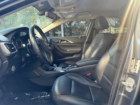 Used 2018 INFINITI QX30 Premium w/ Cargo Package image 8