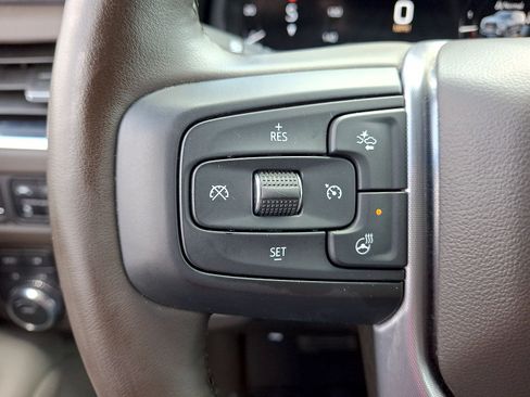 Used 2023 GMC Yukon XL SLT w/ SLT Luxury Package AWD/4WD image 17