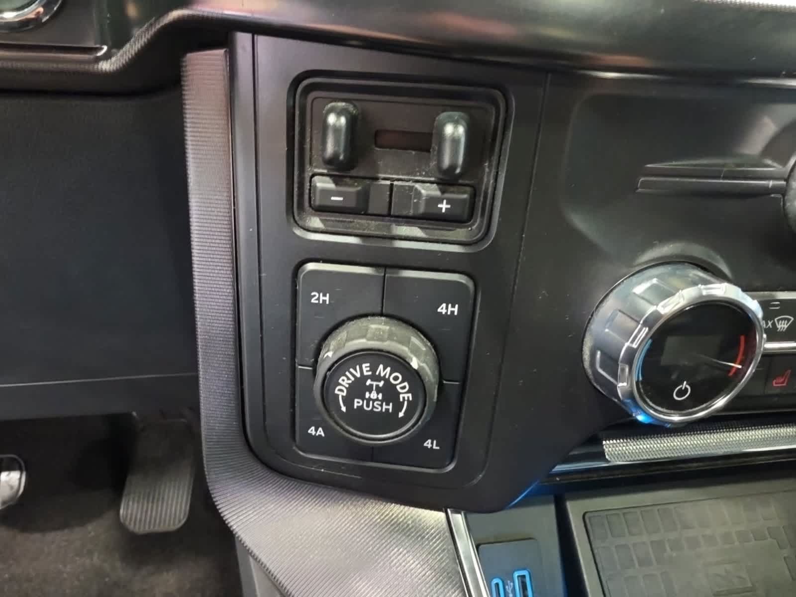 Used 2021 Ford F150 Platinum w/ Equipment Group 701A High AWD/4WD image 34