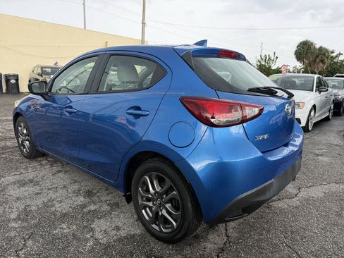 Used 2020 Toyota Yaris LE FWD image 5