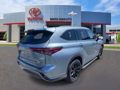 Used 2023 Toyota Highlander Platinum FWD image 6