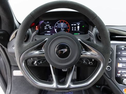 Used 2026 McLaren 750S Spider RWD image 13