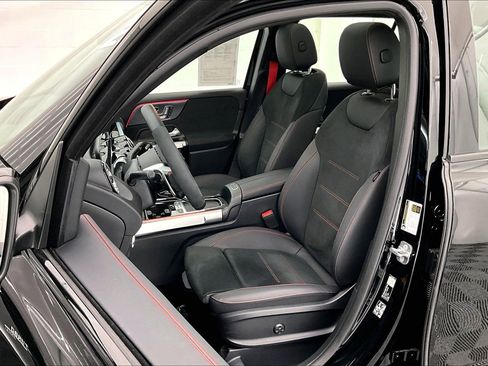 Used 2026 Mercedes-Benz GLB 35 AMG 4MATIC image 15