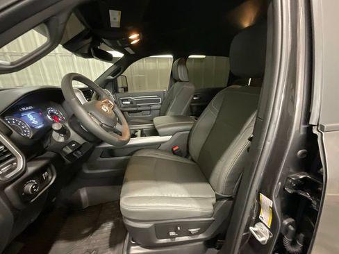 Used 2025 RAM 3500 Big Horn AWD/4WD image 10