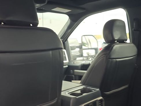 Used 2022 Ford F250 Platinum w/ FX4 Off-Road Package image 14