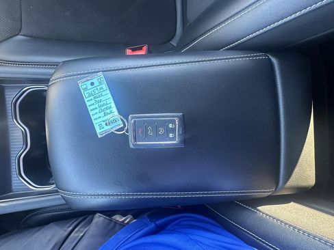 Used 2024 Jeep Grand Cherokee Altitude image 23