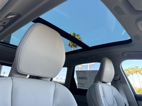 New 2026 Volvo XC60 B5 Ultra w/ Climate Package PRO image 18