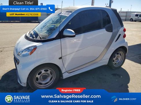 Used 2015 smart fortwo passion RWD image 1