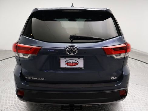 Used 2019 Toyota Highlander XLE FWD image 10
