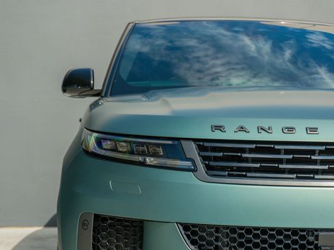 Used 2025 Land Rover Range Rover Sport SV Edition Two image 24
