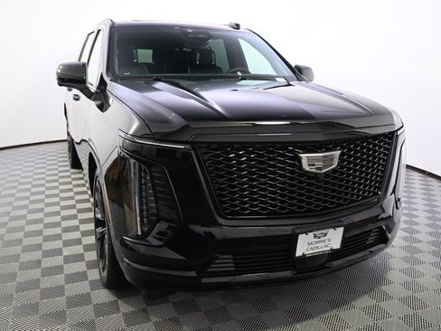 New 2026 Cadillac Escalade ESV Platinum Sport w/ LPO, ONYX Package image 9
