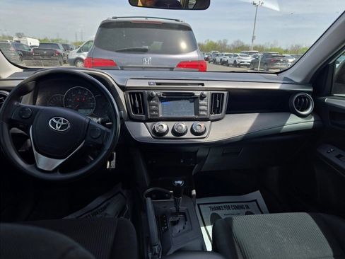 Used 2016 Toyota RAV4 LE image 7