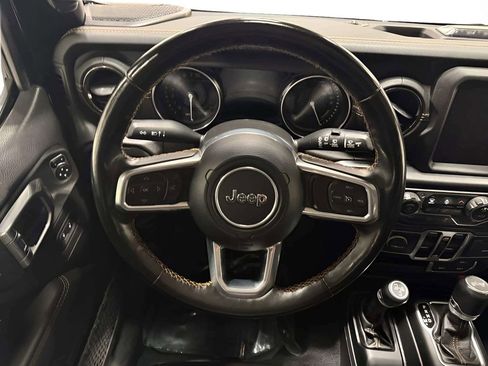 Used 2022 Jeep Wrangler Unlimited Sahara AWD/4WD image 17