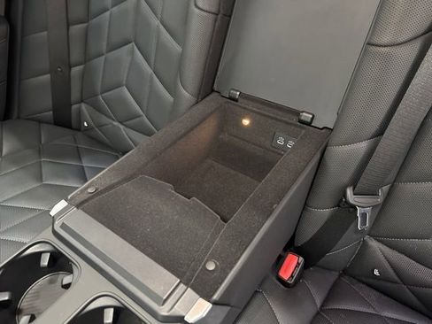 Used 2025 BMW 740i xDrive image 61