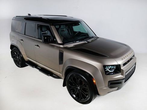 Used 2025 Land Rover Defender 110 AWD/4WD image 28