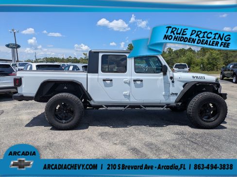 Used 2022 Jeep Gladiator Sport AWD/4WD image 3