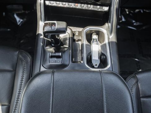 Used 2024 GMC Sierra 1500 Denali AWD/4WD image 34