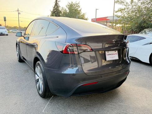 Used 2022 Tesla Model Y Long Range AWD/4WD image 8
