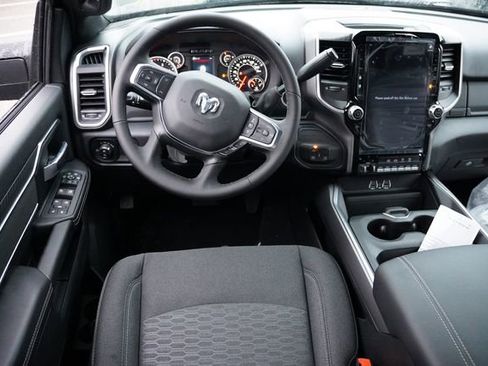 New 2026 RAM 2500 Big Horn AWD/4WD image 13