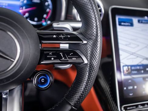 Used 2022 Mercedes-Benz SL 63 AMG 4MATIC image 38