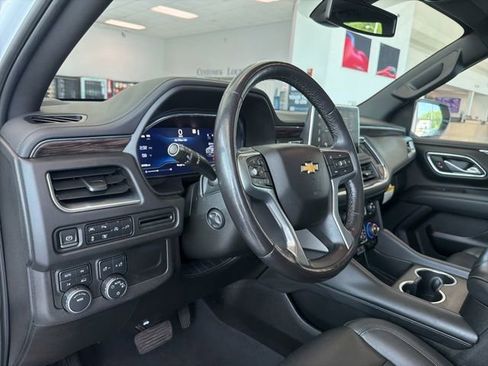 Used 2022 Chevrolet Tahoe LT w/ Luxury Package AWD/4WD image 17