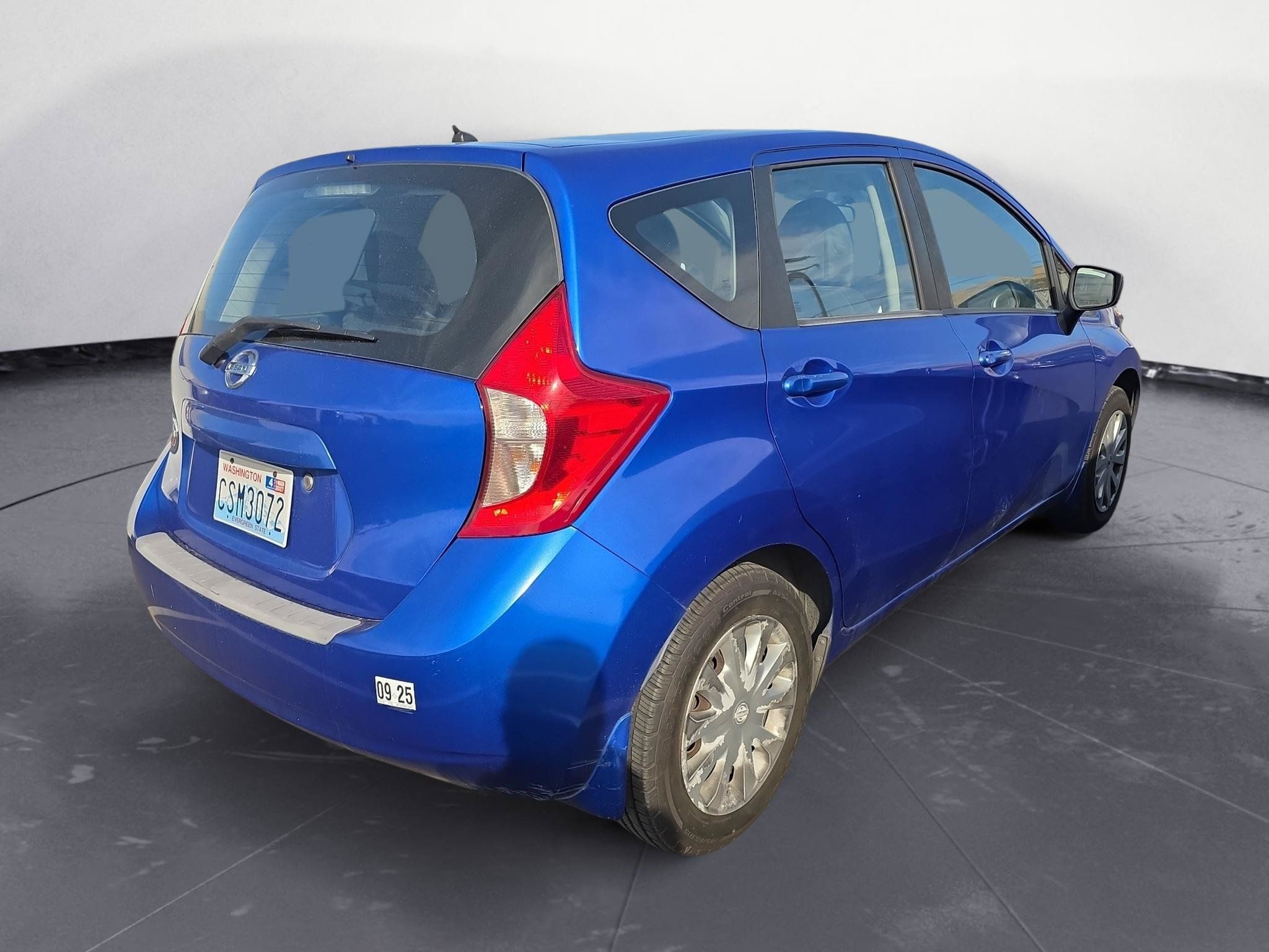 Used 2016 Nissan Versa Note S FWD image 3