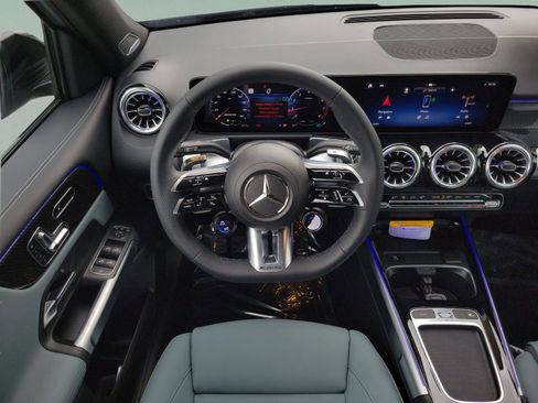 New 2026 Mercedes-Benz GLB 35 AMG 4MATIC image 11
