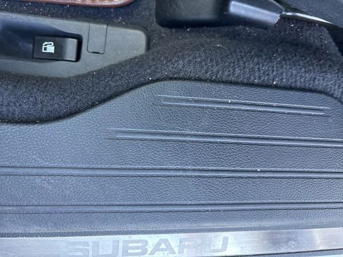 Used 2017 Subaru Outback 2.5i Touring AWD/4WD image 13